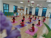 Lớp học Yoga tại ASEAN SHOOL